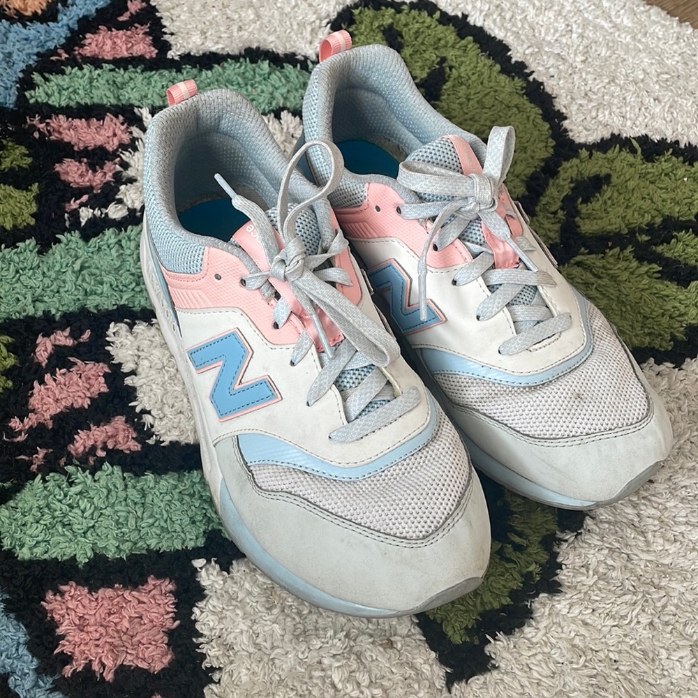 New balance shoes